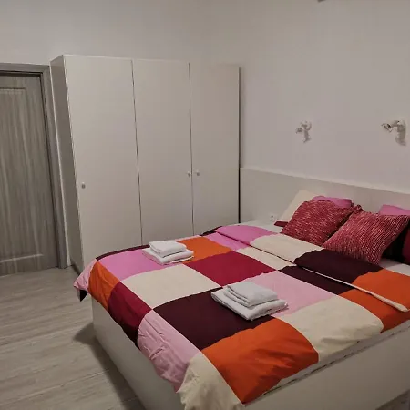 Old Town Bar On Street Tonitza Бухарест