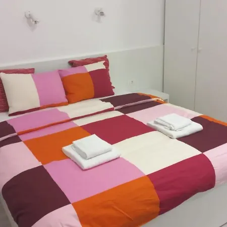 Old Town Bar On Street Tonitza 公寓 *