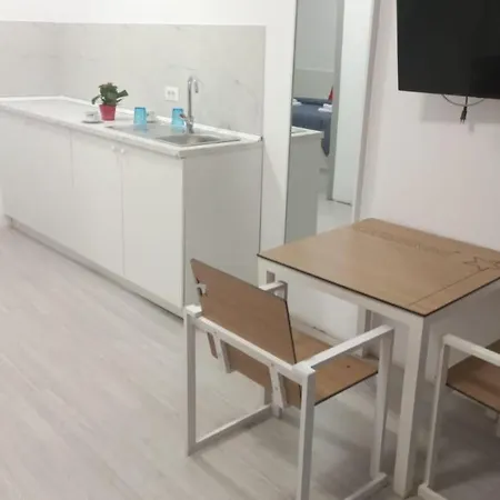 Old Town Bar On Street Tonitza Апартаменты *