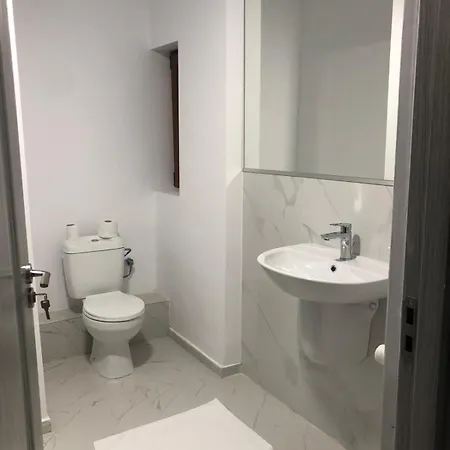 Old Town Bar On Street Tonitza 公寓 布加勒斯特