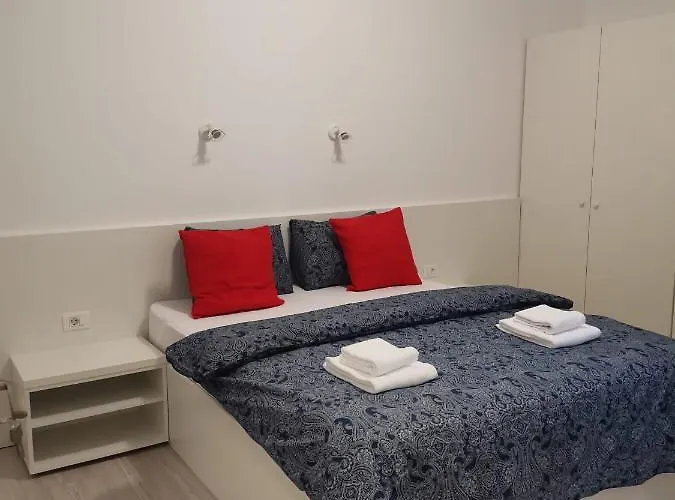 Old Town Bar On Street Tonitza Apartamento Bucareste