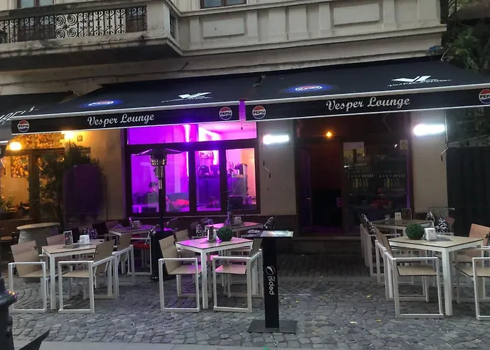 Old Town Bar On Street Tonitza Apartament *