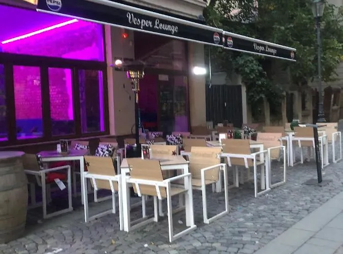 Old Town Bar On Street Tonitza Bukarest