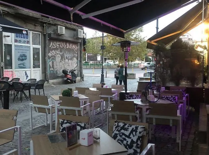 Old Town Bar On Street Tonitza Apartamento