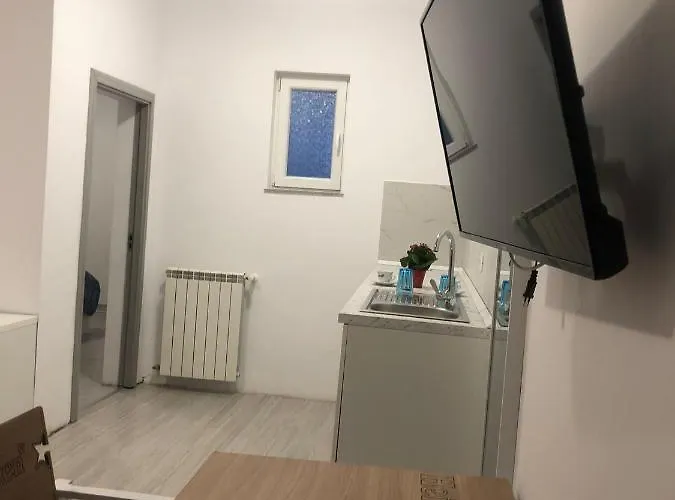 Old Town Bar On Street Tonitza Apartamento