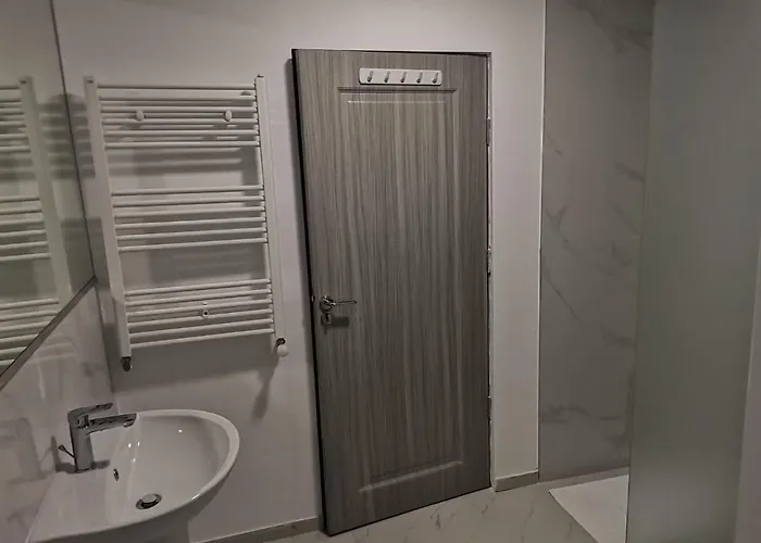 Old Town Bar On Street Tonitza