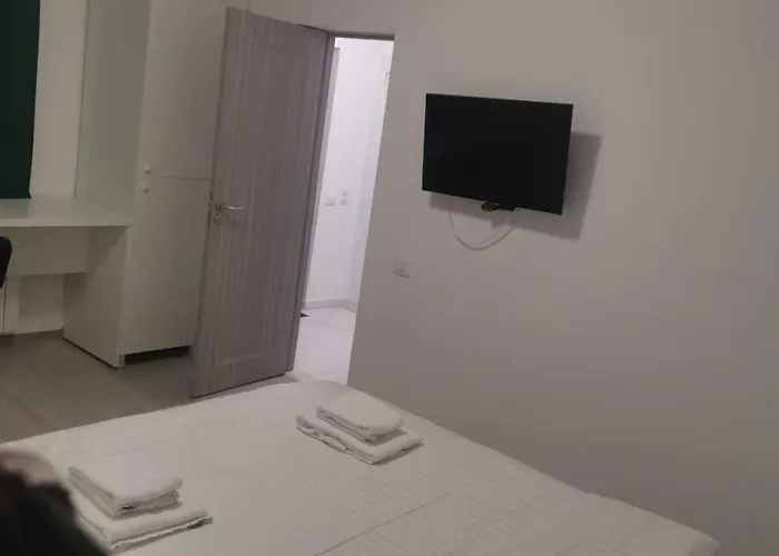 Old Town Bar On Street Tonitza