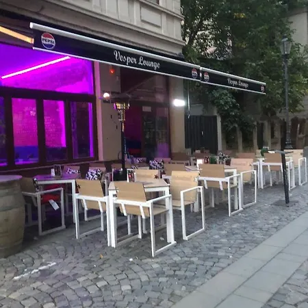 Old Town Bar On Street Tonitza 布加勒斯特